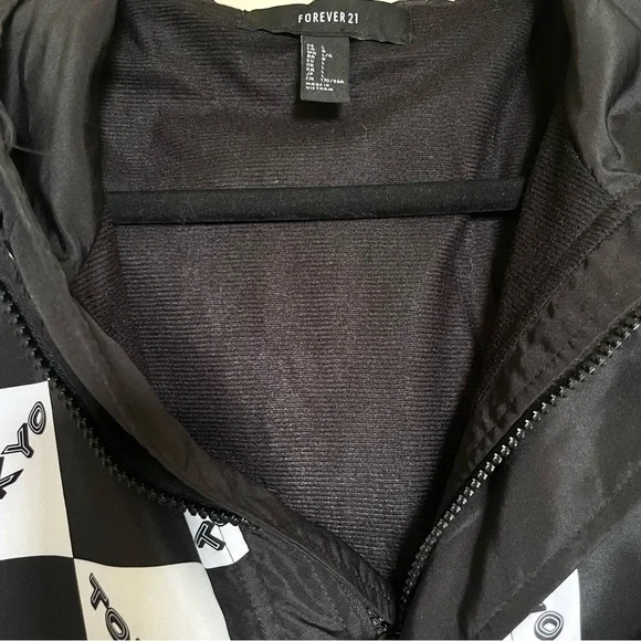 Forever 21 Black White Checkered Tokyo Hooded Windbreaker - Picture 5 of 7